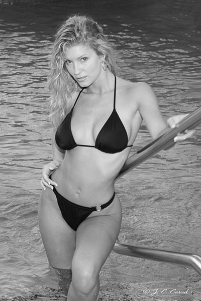 Black & White Gallery - Picture Six